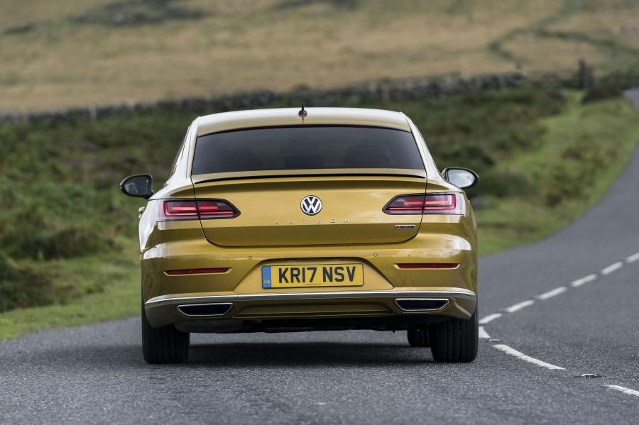  Volkswagen Arteon 4Motion R-Line 2017 года  (UK) (фото 20 из 41)